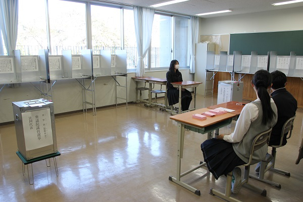 模擬選挙 (40).JPG